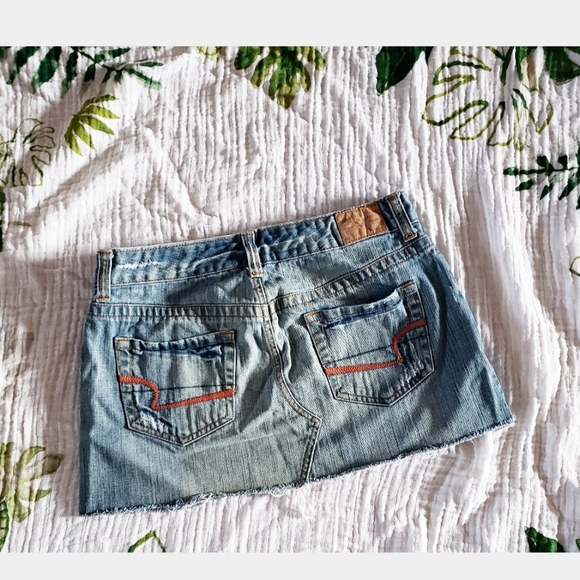 American Eagle Denim Mini Skirt - Picture 2 of 4
